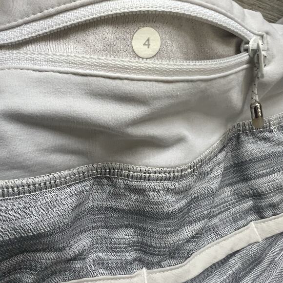 Lululemon Athletic Running Jogging Stripe Grey Off White Shorts Sz 4 Gym Fitness - Picture 5 of 7